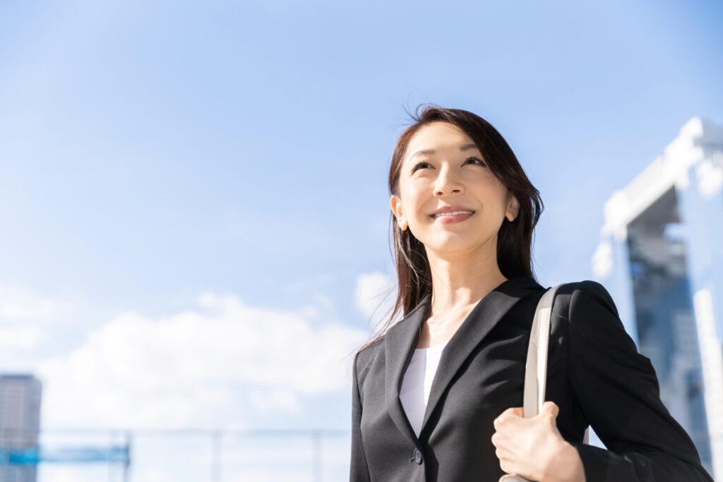 転職でキャリアを積んだ女性